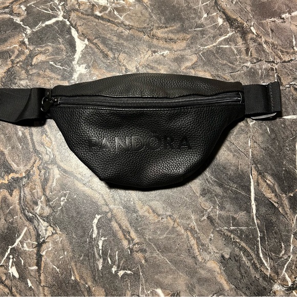 PANDORA LIMITED EDITION BLACK BELT BAG Fanny pack - Picture 1 of 4